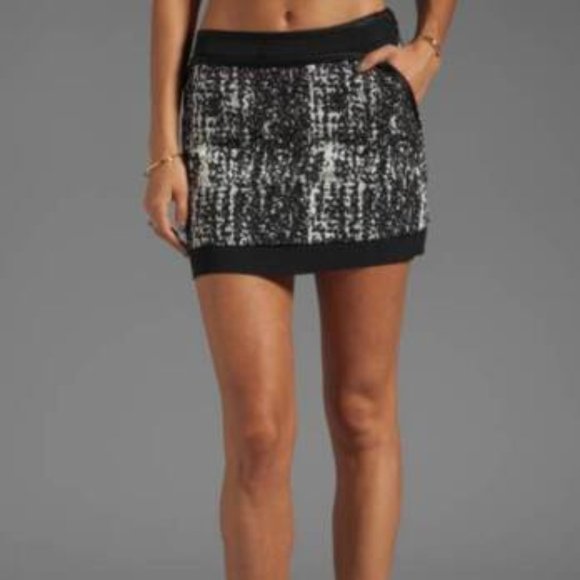 DVF Diane Von Furstenberg CHLOETTE MAZE Maze Mini Skirt Black/White